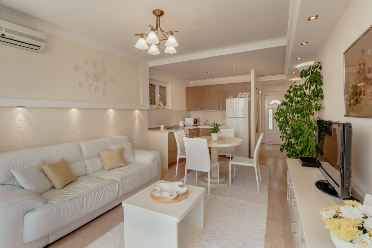 https://www.apartments-porobic.com/files/offer/thumb/1744635833-10.jpg